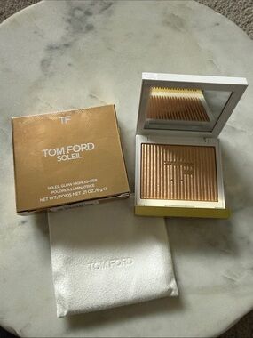 NIB Tom Ford Soleil Glow Highlighter in 02 Nude Sand